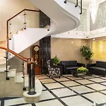 Empress Hotel In D1 - 32M2 - Cozzy Place