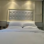 Empress Hotel In D1 - 32M2 - Cozzy Place